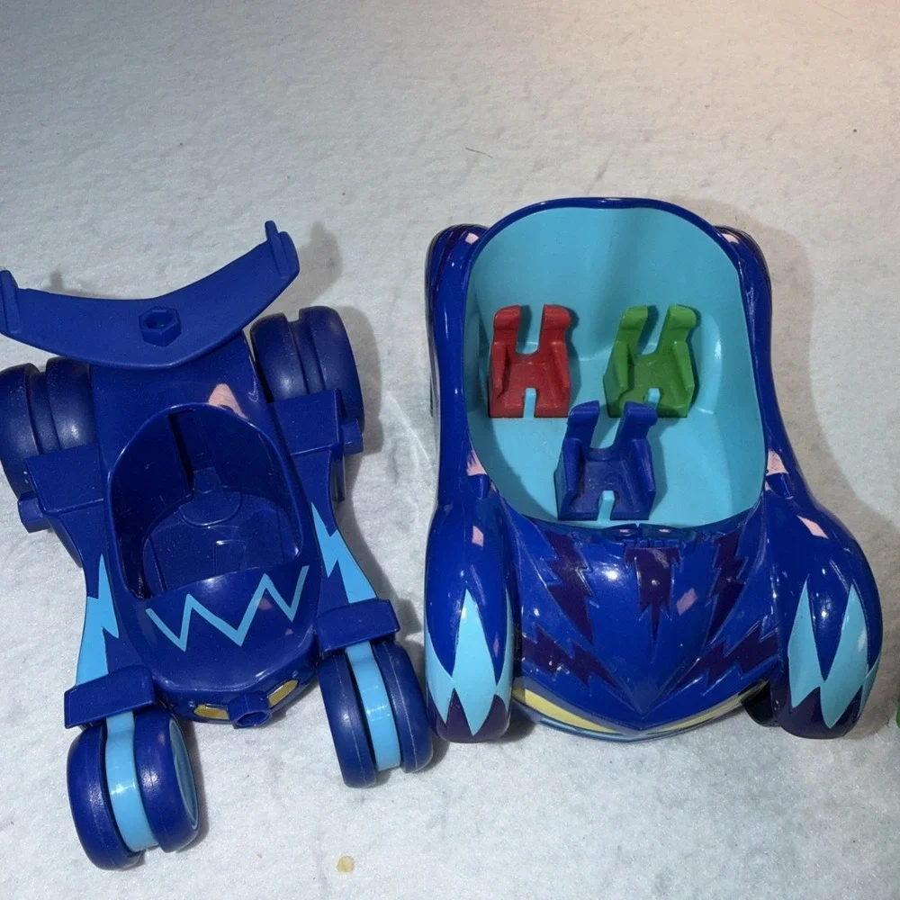 PJ Mask Disney Lot Of 8 Vehicles And 8 Figures Previously Owned